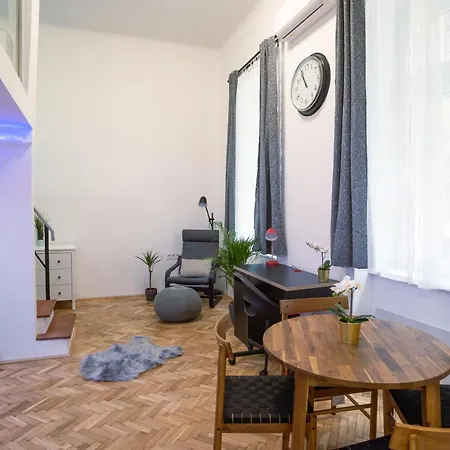 Bella Mia - Entire Apartment Near Liszt Ferenc Ter Budapest Exterior photo